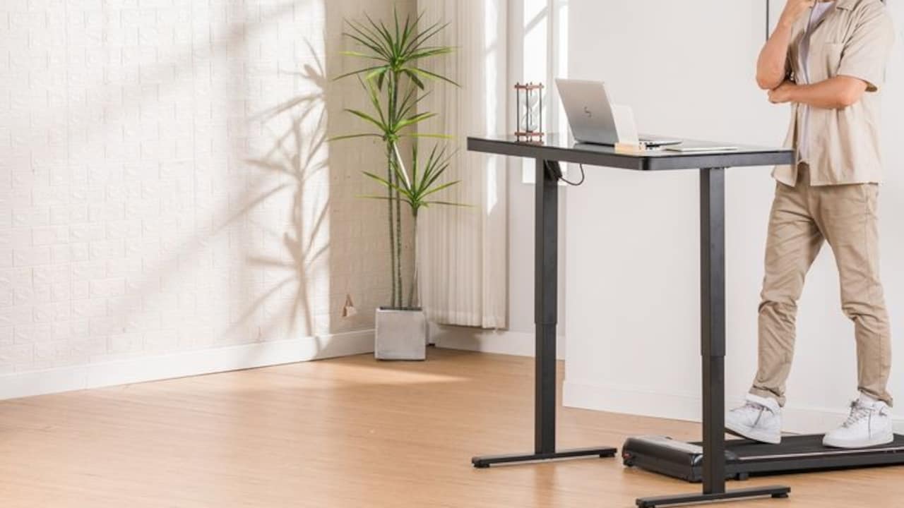 Top Height-Adjustable Desks: Amazons Early Black Friday Ergonomic Picks