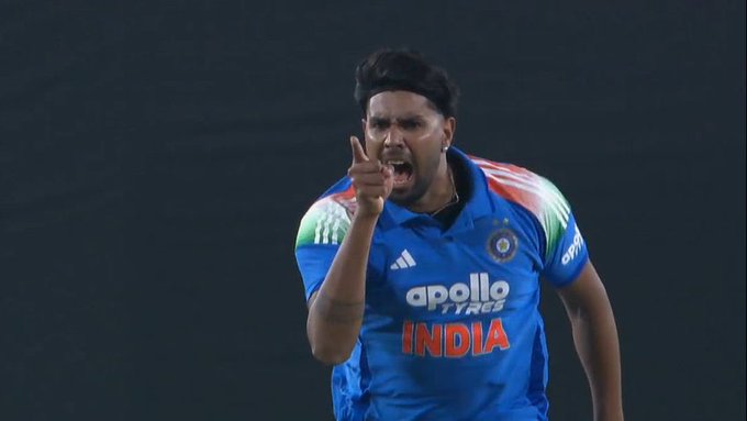 IND vs SA 1st ODI LIVE Score: हार्षित राणा ने बरपाया कहर, एक ही ओवर में झटके दो विकेट,