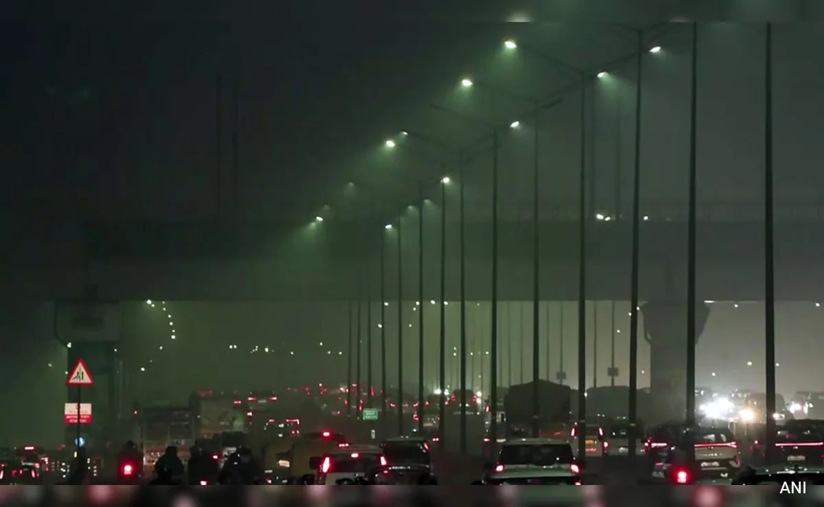 Delhi Air Quality 'Very Poor' At 396, Several Hotspots Breach 400 Mark