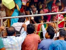 आने-जाने का एक ही रास्ता, मंदिर का निर्माण पूरा नहीं, आंध्र प्रदेश वेंकटेश्वर मंदिर भगदड़ के टॉप 10 अपडेट्स आने-जाने का एक ही रास्ता, मंदिर का निर्माण पूरा नहीं, आंध्र प्रदेश वेंकटेश्वर मंदिर भगदड़ के टॉप 10 अपडेट्स