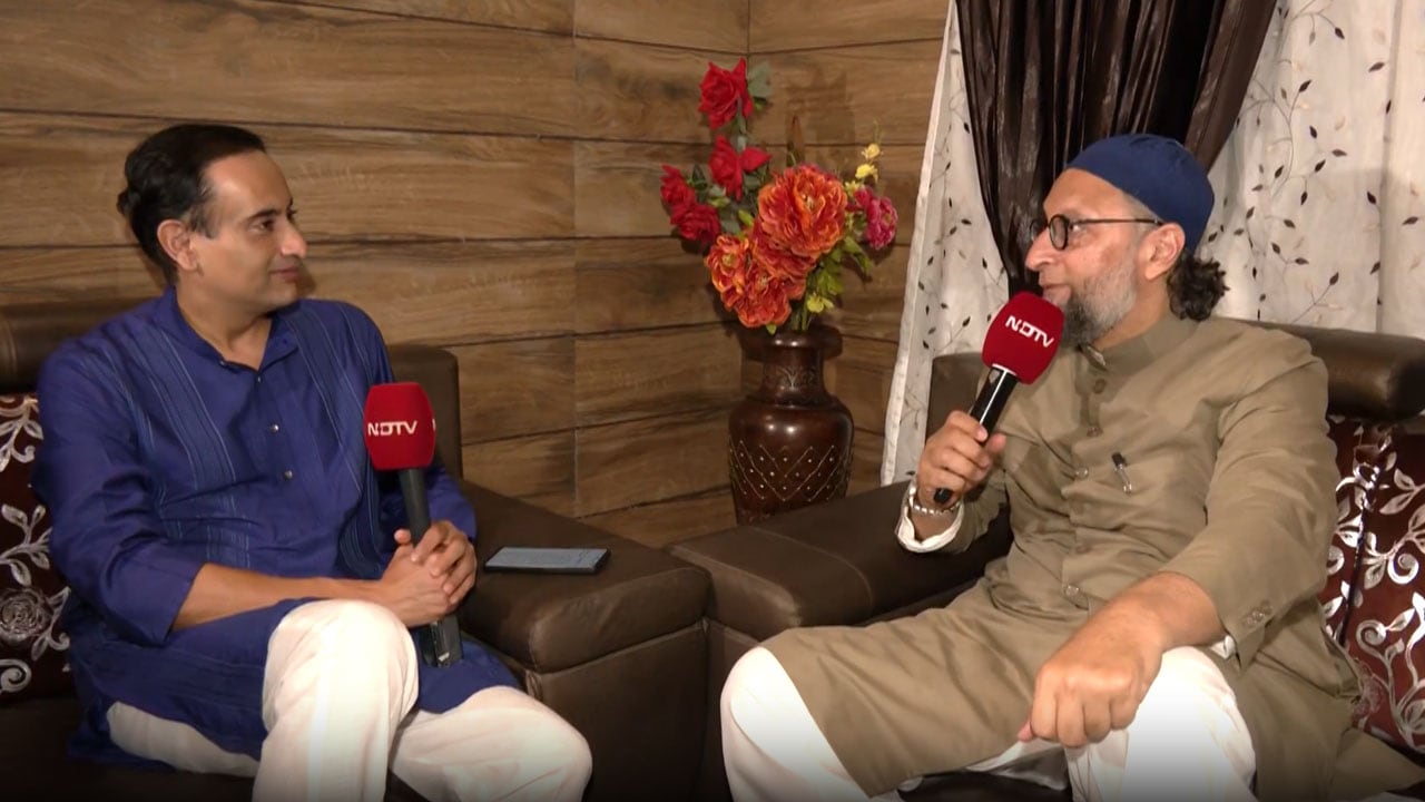 "Reflects A Communal Mindset": Asaduddin Owaisi Hits Back At Tejashwi Yadav