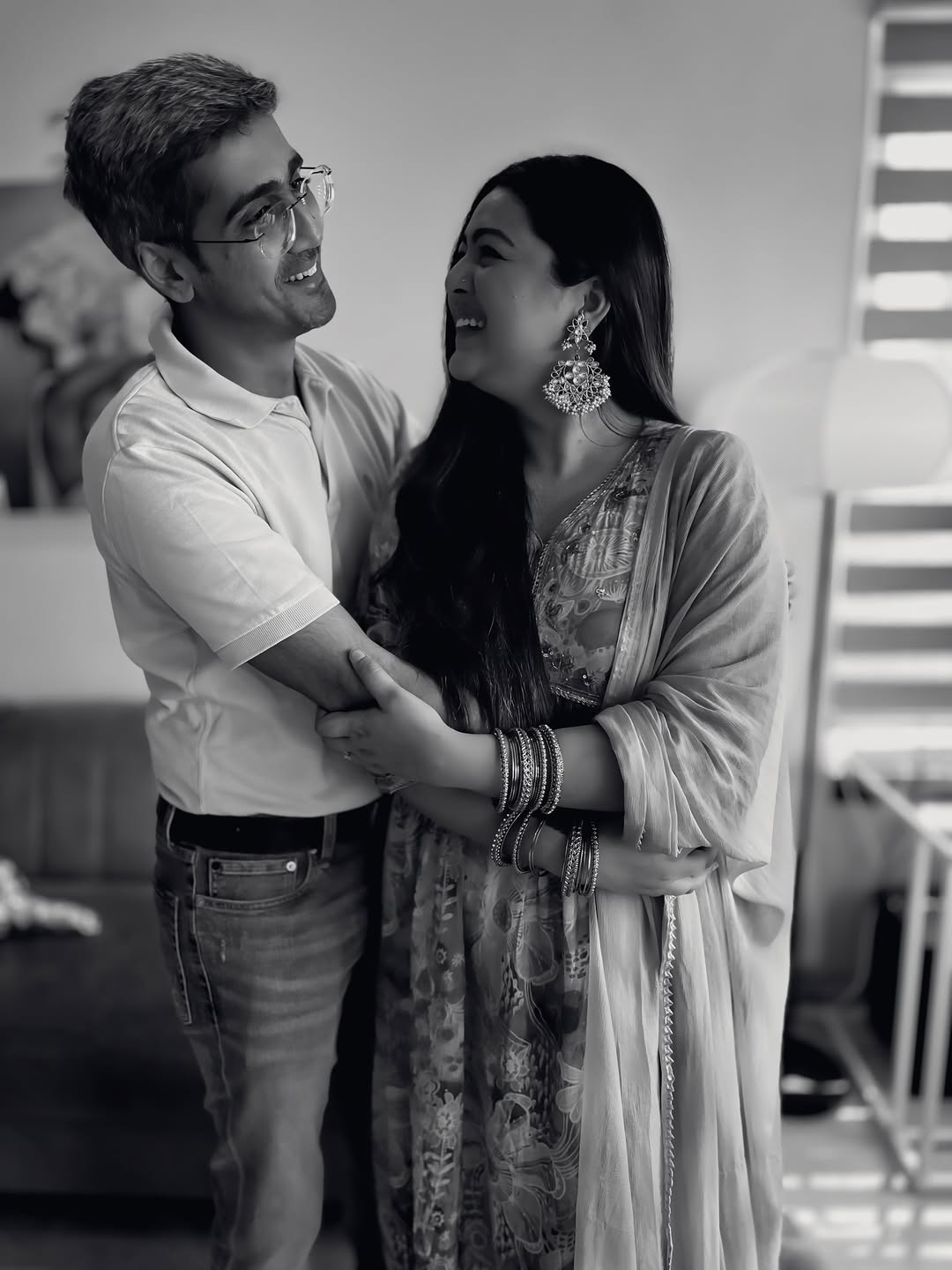 महाभारत की कुंती को मिला जीवनसाथी, सगाई टूटने के 2 साल बाद पार्टनर संग शेयर की रोमांटिक फोटो