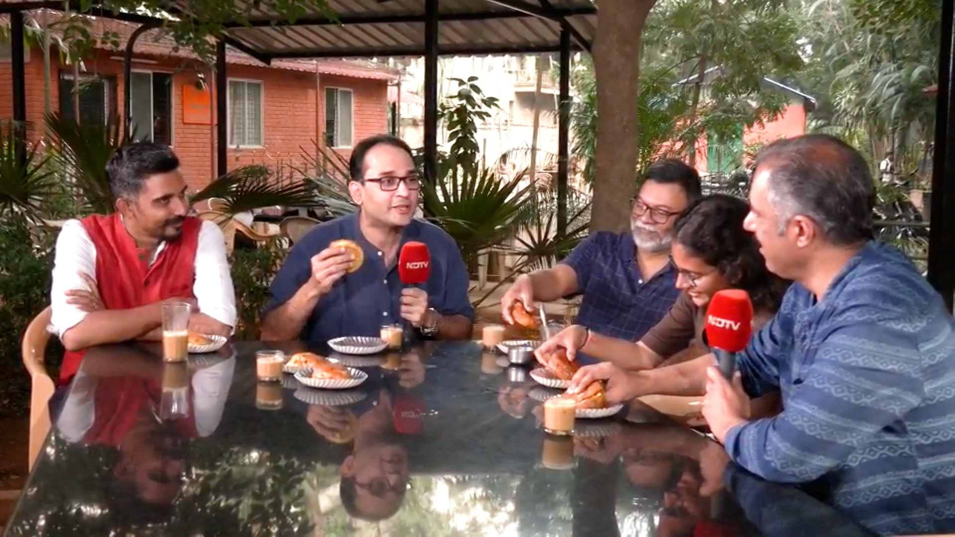 Congress Politics Over Congress Bun!