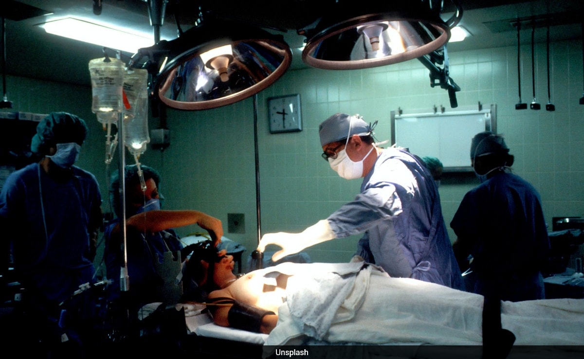 Hombre fallece tras cirugía bariátrica por presión social: un llamado a la reflexión