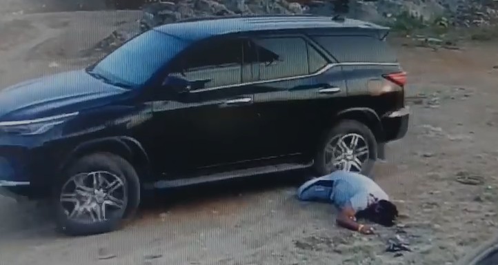 सिर में मारी गोली, सड़क पर फेंका और गाड़ी चढ़ाकर भागे... पुणे में दोस्त का मर्डर दहला देगा