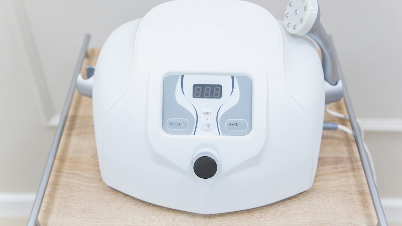 How To Use A Face Massager Correctly To Reduce Puffiness And Boost Glow