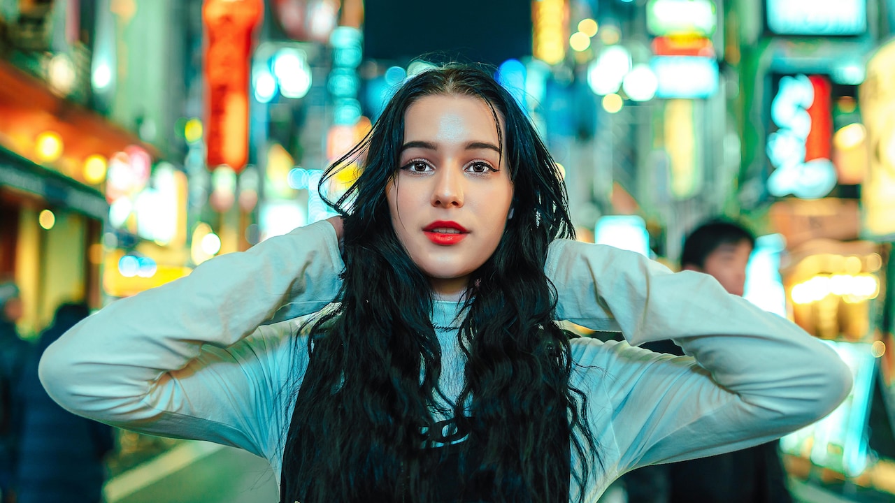 Long Sleeve Tees For Bigger Arms and Broad Shoulders: A Complete Guide