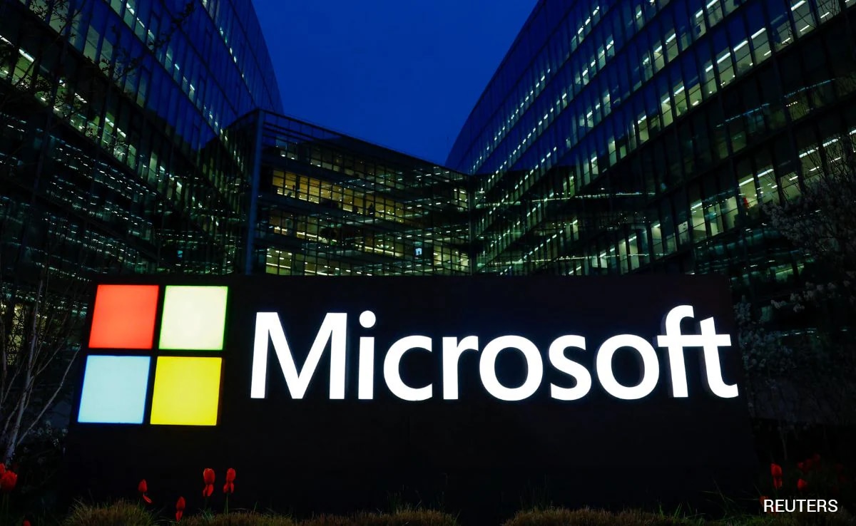 Microsoft, geconfronteerd met conservatieve druk, verwerpt religieuze vooroordelen Microsoft, geconfronteerd met conservatieve druk, verwerpt religieuze vooroordelen