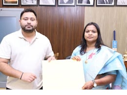 आरजेडी नेता श्वेता सुमन को लगा सुप्रीम कोर्ट से झटका, नामांकन रद्द करने के खिलाफ याचिका पर सुनवाई से इनकार