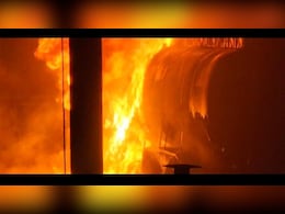 पीथमपुर की शिवम इंडस्ट्रीज ऑयल फैक्ट्री में भीषण आग,दो झुलसे, देर रात मची अफरा-तफरी