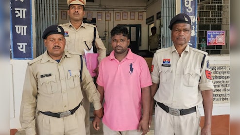 लड़के ने मोबाइल पर शादी कर Video Call से मनाई सुहागरात, दोस्‍त को रेप करते हुए Live भी देखा