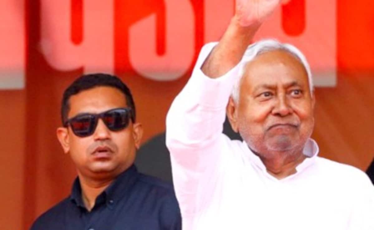 नीतीश कुमार गुरुवार सुबह 11.30 बजे लेंगे CM पद की शपथ, पटना पहु्ंचने लगे VVIP