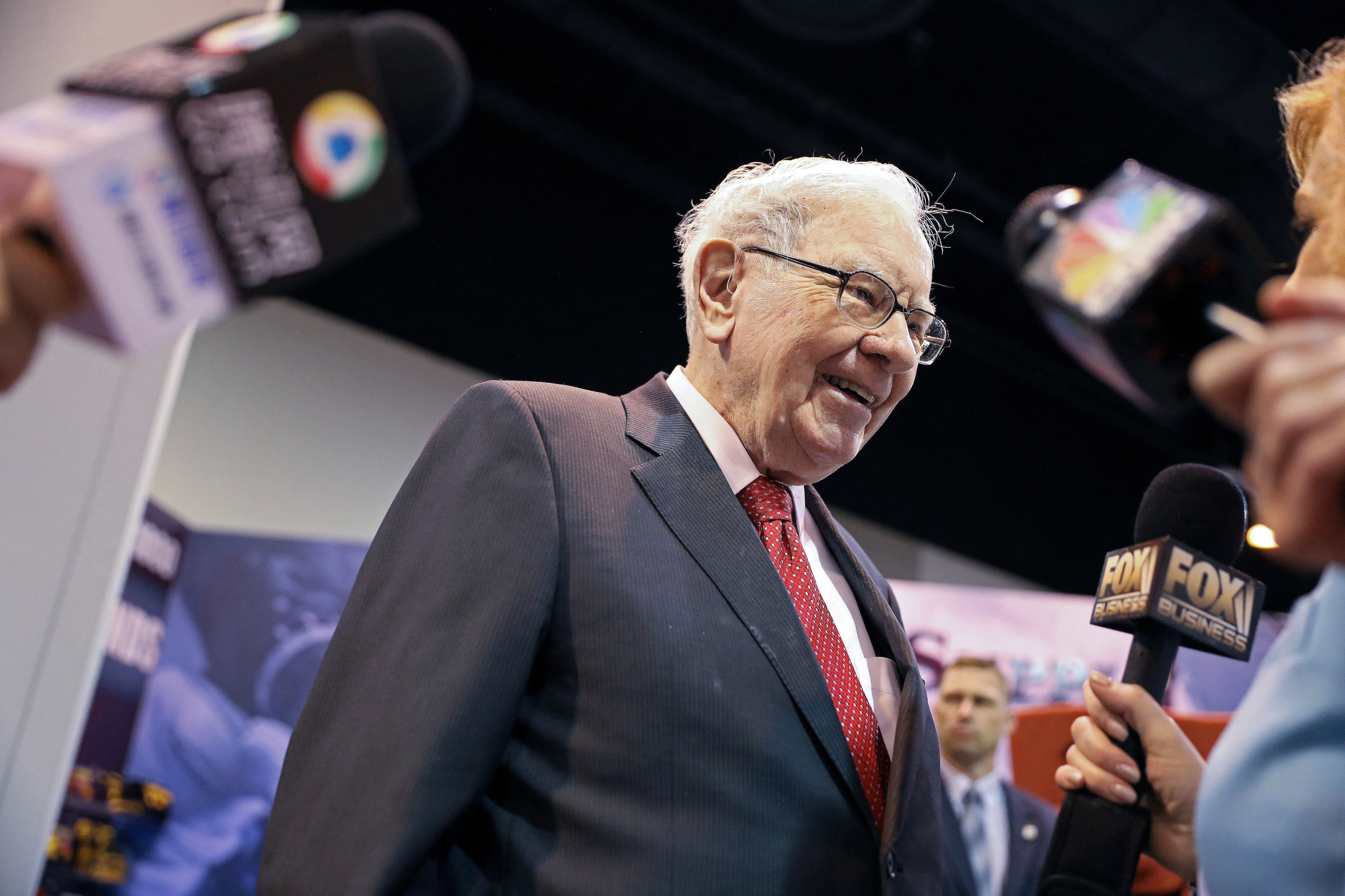 What Would You Pay for Lunch With Warren Buffett? Bidding Stands at Record $12 Million
