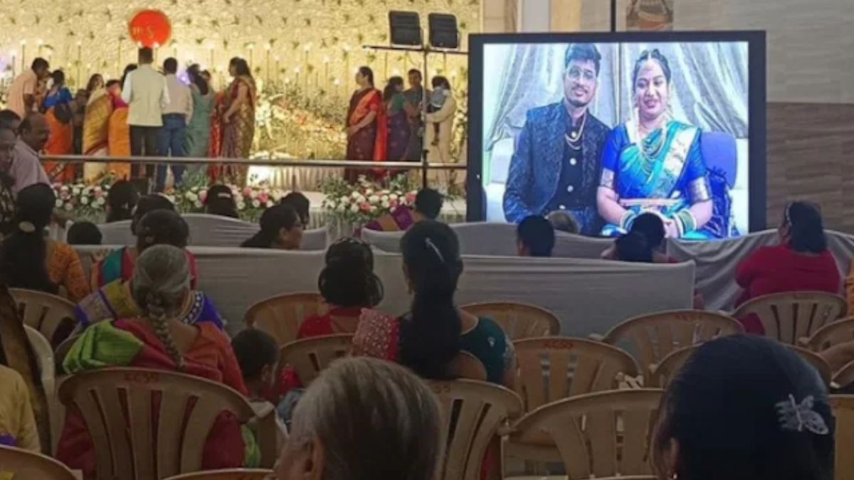 Indigo की फ्लाइट हुई कैंसल, तो कपल ने ऑनलाइन अटैंड कर लिया अपनी ही शादी का रिसेप्शन!