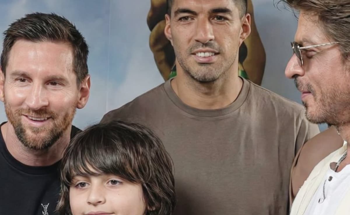 शाहरुख खान और उनके बेटे अबराम खान ने खिंचवाई लियोनेल मेस्सी के साथ फोटो, फैंस बोले- दो लेजेंड एक ही फ्रेम में