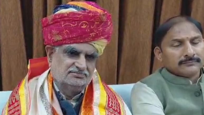 Rajasthan: चंबल रिवर फ्रंट पर दुनिया की सबसे बड़ी घंटी की आवाज नहीं सुन पाएंगे पर्यटक, मंत्री बोले- एक्सपर्ट नहीं मिल रहे