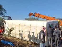 Ajmer Road Accident: अजमेर में भीषण सड़क हादसा, किशनपुरा में यात्रियों से भरी बस पलटी, 30 से ज्यादा यात्री हुए घायल