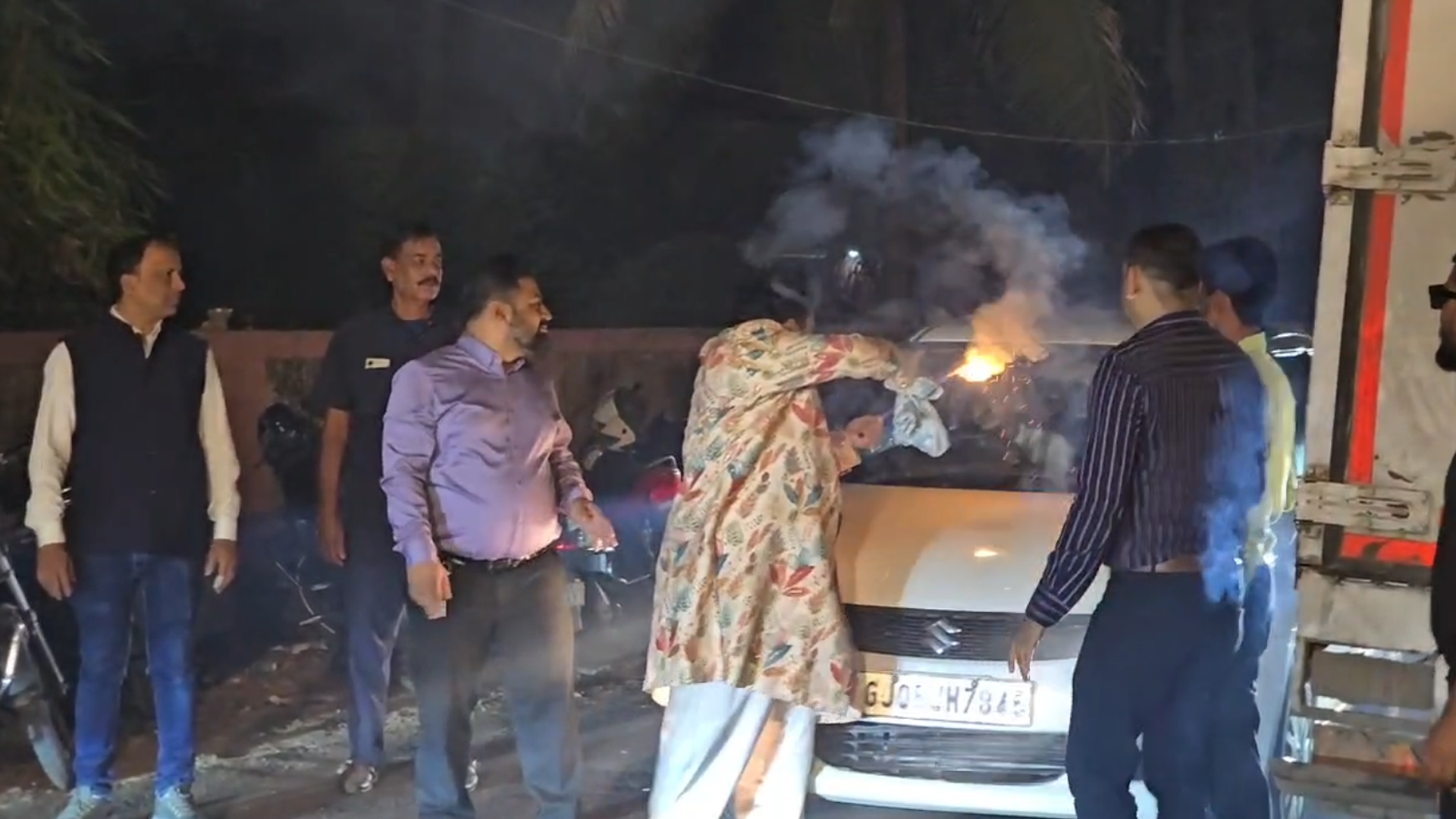 Gujarat Man Blocks Road To Burst Firecrackers, Threatens Those Who Protest