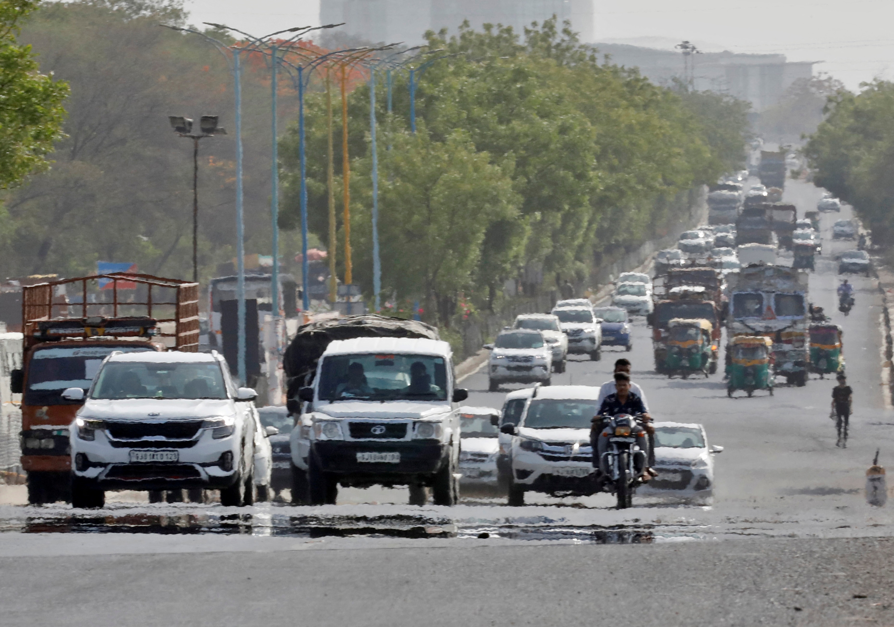 Auto Sales In May 2022: Bajaj Auto Volumes Fall 11%, Hero MotoCorp Rises 16%
