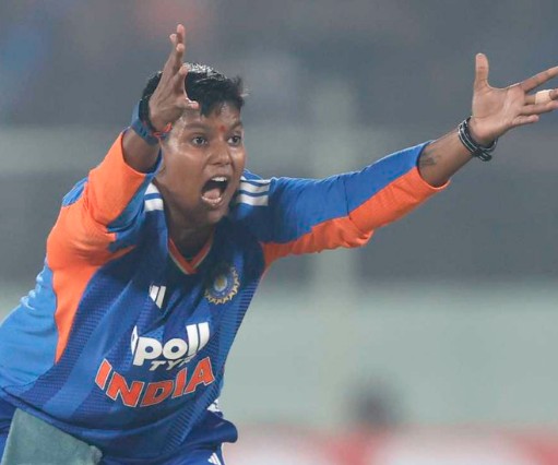 INDW vs SLW  3rd T20I: दीप्ति शर्मा ने रचा इतिहास, कारनामा करने वालीं 21 साल में सिर्फ दूसरी खिलाड़ी
