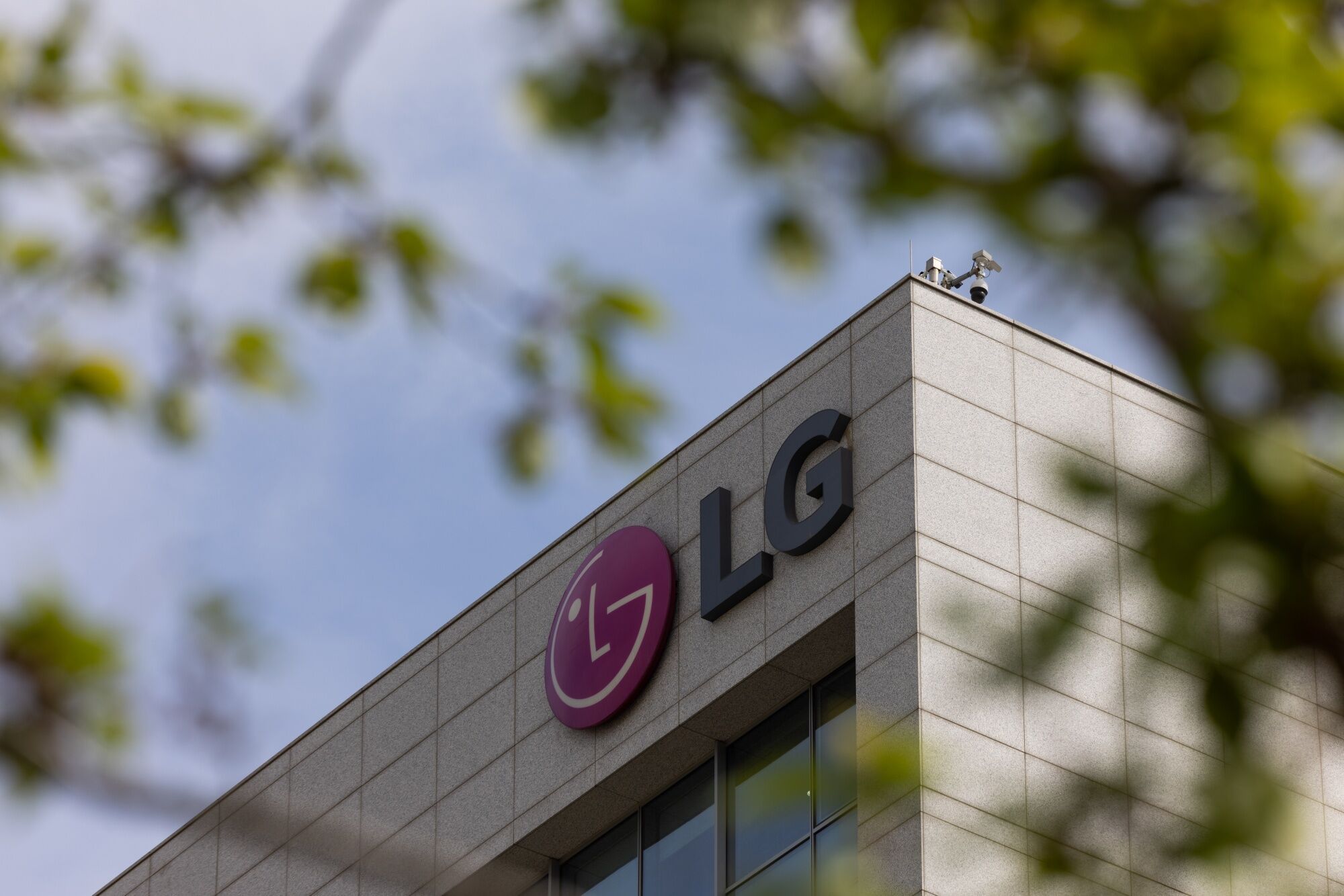 LG Electronics Weighs India IPO To Help Chase $75 Billion Goal