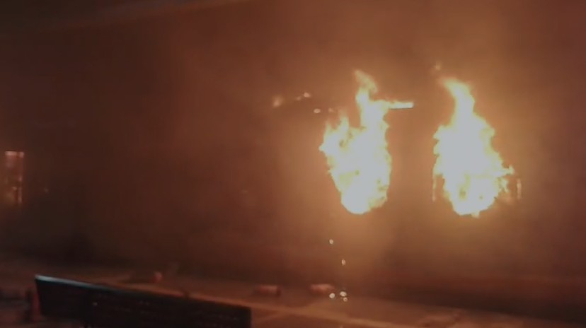 टाटानगर-एर्नाकुलम एक्सप्रेस आग का गोला बन रही थी दहक, वीडियोज में देखिए