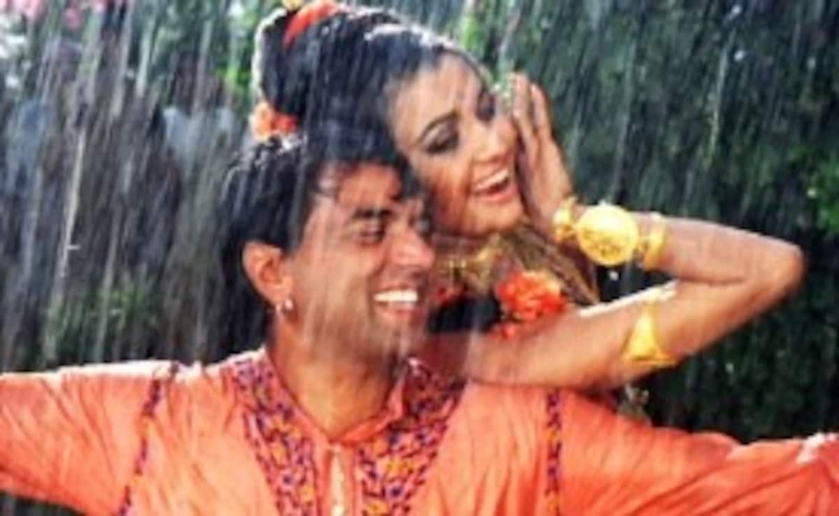 Dharmendra and Asha Parekh in Aya Sawan Jhoom Ke Dharmendra and Asha Parekh in Aya Sawan Jhoom Ke