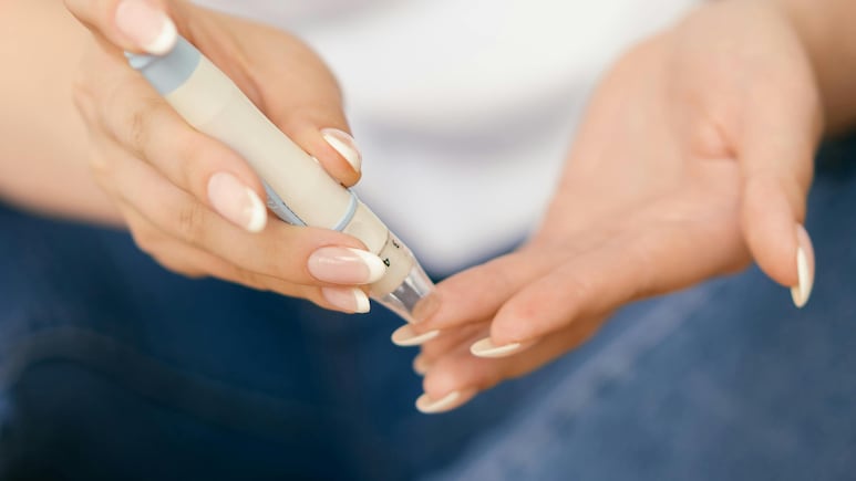 The Impact Of Cold Weather On Blood Sugars: Tips For Diabetics To Prevent Spikes