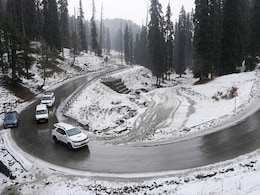 गुलमर्ग-सोनमर्ग में बर्फबारी जारी, मनाली में न्यू ईयर पर जबरदस्त स्नोफॉल! पहाड़ों की ट्रिप प्लान कर रहे हैं तो ये लिस्ट जरूर देखें