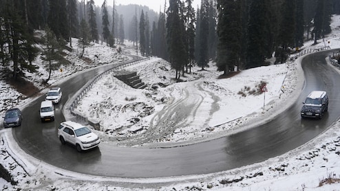 गुलमर्ग-सोनमर्ग में बर्फबारी जारी, मनाली में न्यू ईयर पर जबरदस्त स्नोफॉल! पहाड़ों की ट्रिप प्लान कर रहे हैं तो ये लिस्ट जरूर देखें