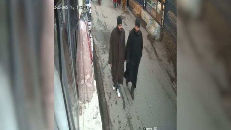अनंतनाग में दिखे लश्कर के दो संदिग्ध आतंकी, CCTV फुटेज आया सामने, सेना चला रही है सर्च ऑपरेशन