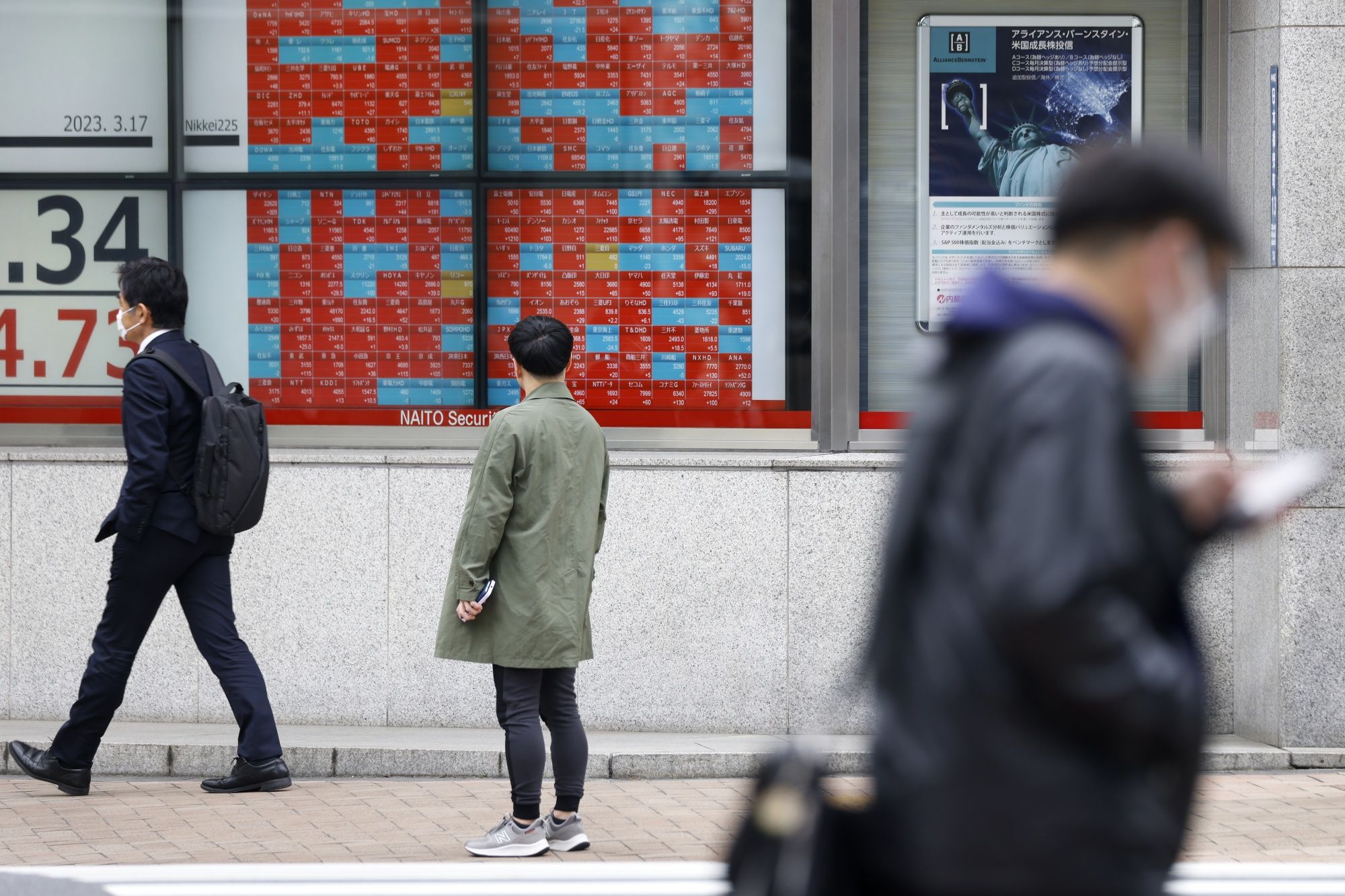 Wall Street Shuns Risk as Recession Talk Ramps Up: Markets Wrap