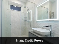 China Mall Uses Transparent Toilet Glass To Catch Smokers, Sparks Online Buzz