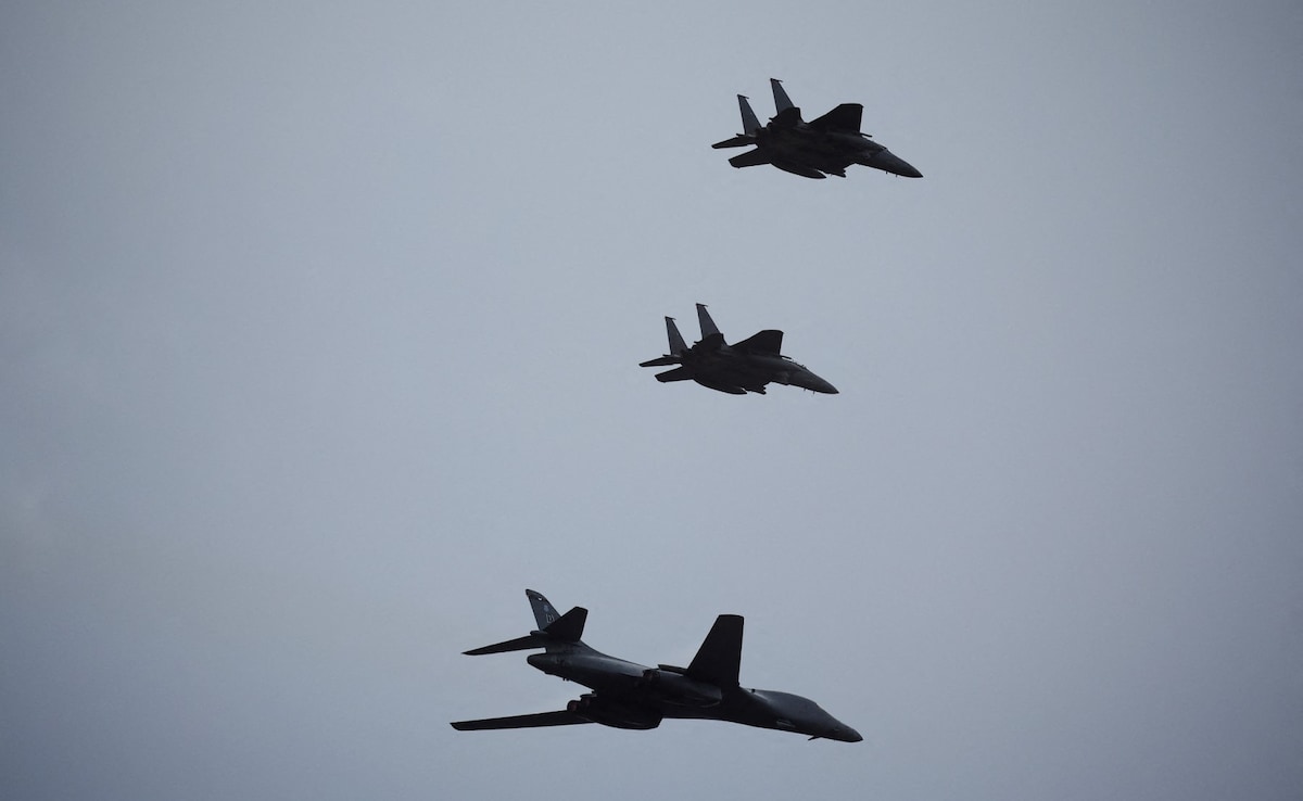 US Flew Bombers, Fighter Jets, Drones Along Venezuela Coast Amid Tensions