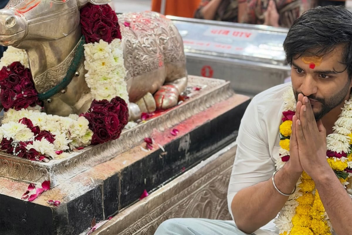 Abhishek Malhan Visits Mahakal Temple; Shares His Divine Experience