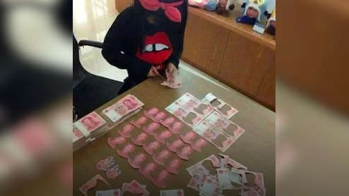 घर पर बच्ची को अकेली छोड़ गया पिता, घर लौटा तो पकड़ लिया सिर, अब पछता रहा बाप