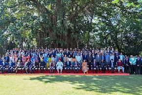 IAS Service Meet 2025: प्रदेश के विकास के लिए 100% देने का संकल्प; CM मोहन ने IAS अधिकारियों दिए ये मंत्र