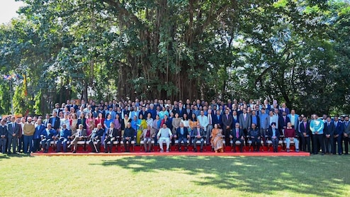 IAS Service Meet 2025: प्रदेश के विकास के लिए 100% देने का संकल्प; CM मोहन ने IAS अधिकारियों दिए ये मंत्र