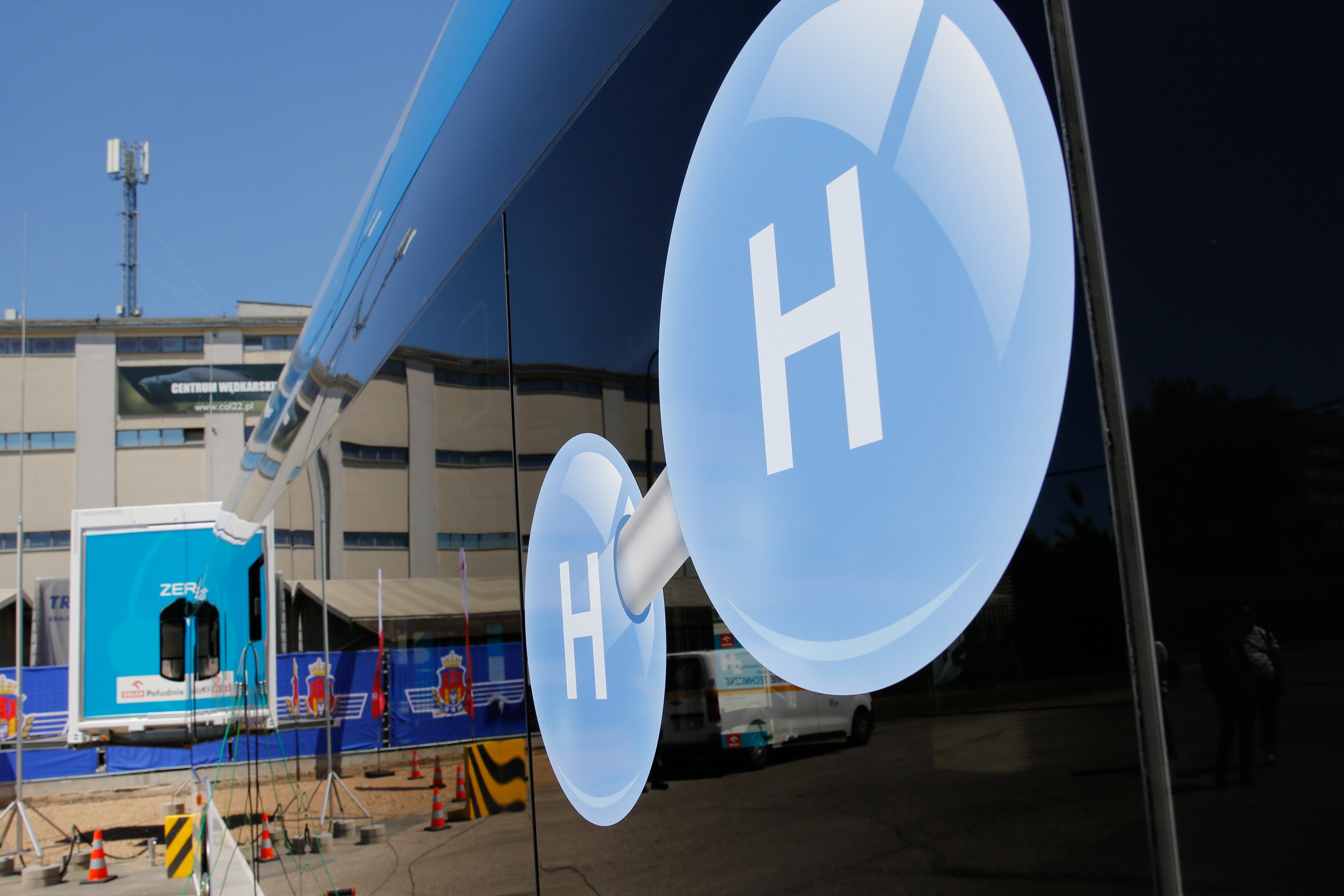 Global Green Hydrogen Supply Needs $9.4 Trillion Investment By 2050: Deloitte
