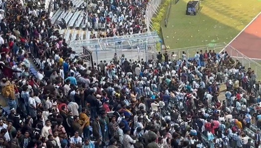 Lionel Messi India Tour LIVE: मेस्सी का देखने को नहीं मिला खेल, स्टेडियम में घुस गए फैंस, खूब की तोड़फोड़