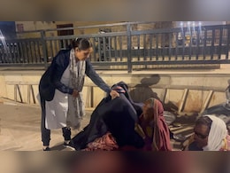 Collector Jamuna Bhide: महिला कलेक्टर की दरियादिली...आधी रात तक खुद सड़कों पर घूम कड़ाके की ठंड में कांप रहे गरीबों को ओढ़ाई कंबल