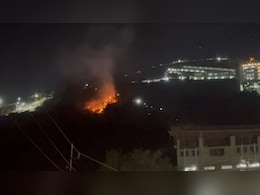 विरार में जीवदानी माता मंदिर के पहाड़ पर लगी भीषण आग, वन संपदा को भारी नुकसान