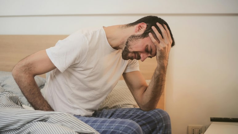 सुबह खाली पेट रहना या चाय पीना, एक साल में ही सेहत खराब करने लगती हैं ये 5 आदतें