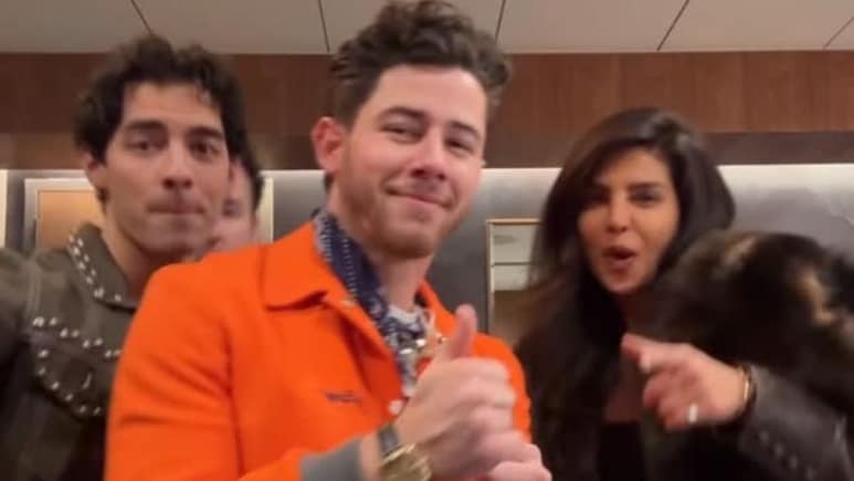 Priyanka Chopra, Nick Jonas Groove To Zeenat Aman's Iconic<i> Aap Jaisa Koi</i> In Singer's Pre-Show Video