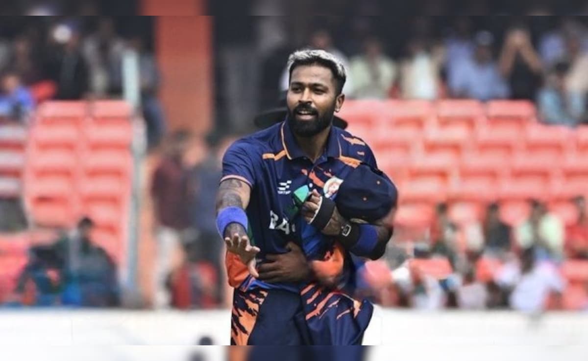 6-6-6-6..., अभिषेक शर्मा पर भारी पड़ गए हार्दिक पंड्या, बल्ले से तूफान मचाकर दे दिया तगड़ा झटका