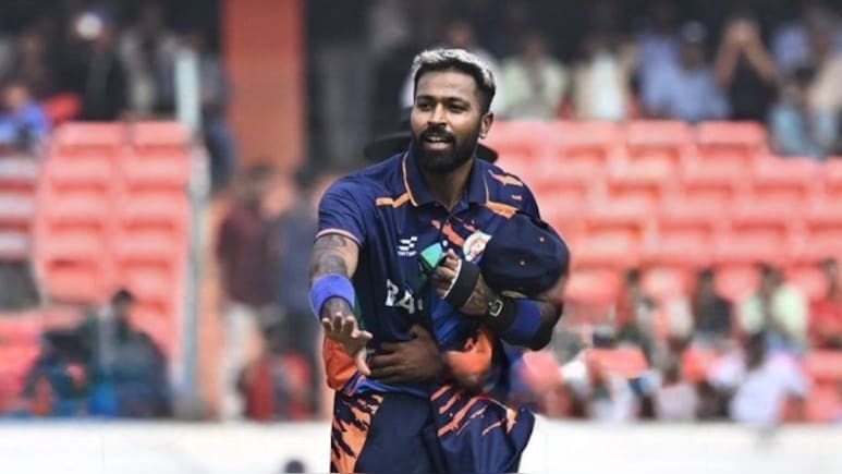 '6-6-6-6...', अभिषेक शर्मा पर भारी पड़ गए हार्दिक पंड्या, बल्ले से तूफान मचाकर दे दिया तगड़ा झटका