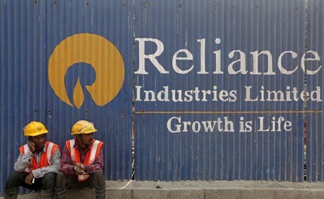 Reliance, Hyundai, Mahindra Bid For Incentives Under $2.4 Billion Battery Scheme