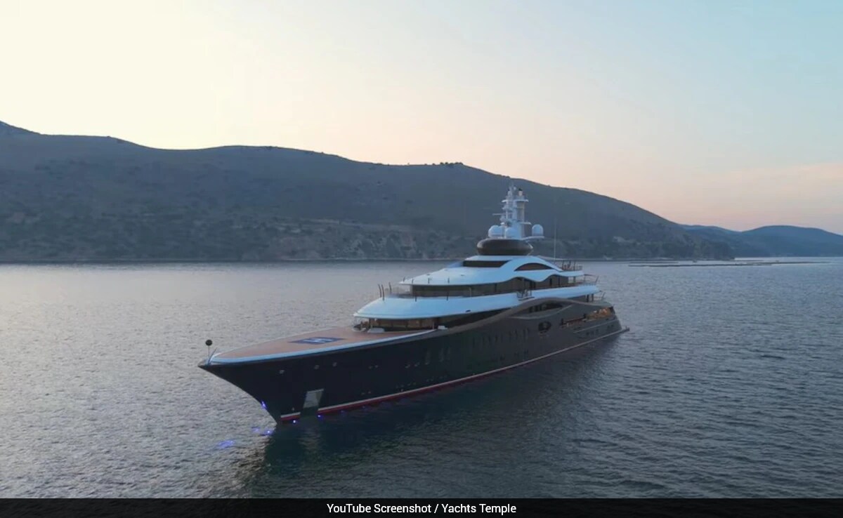 Zuckerberg's 387-Foot Yacht Sparks Climate Backlash
