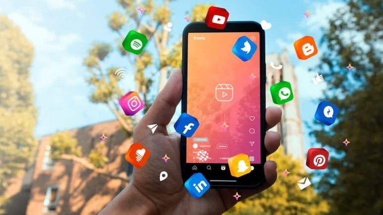 Explainer: मां-बाप या किसी और की मौत के बाद उसका मोबाइल नंबर या सोशल अकाउंट चलाना गैरकानूनी, जेल-जुर्माना संभव