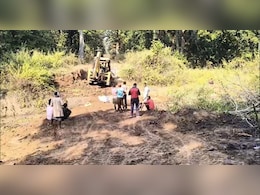 सिस्टम फेल तो ग्रामीण खुद बने 'इंजीनियर' ! धमतरी में चंदा जुटाकर 10 किमी तक बना दी सड़क